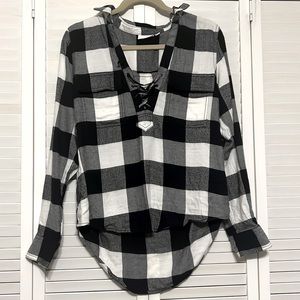 Checker sweater black and white